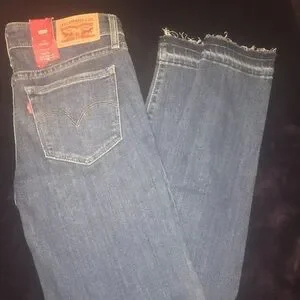 NWT Levi’s size 25